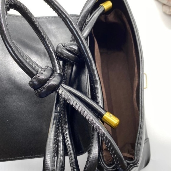 Faux leather trapezoid shoulder bag - Picture 4 of 4